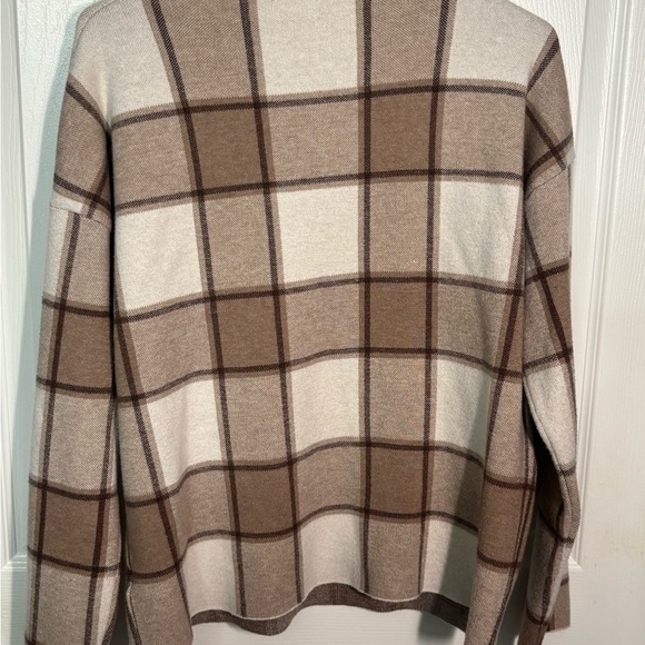 Tahari Plaid Beige and‎ Brown sweater - Picture 6 of 10